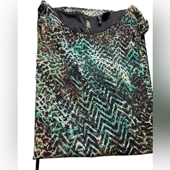 New Direction’s size XL ladies lined dress buttons at back neck like new - Picture 2 of 2